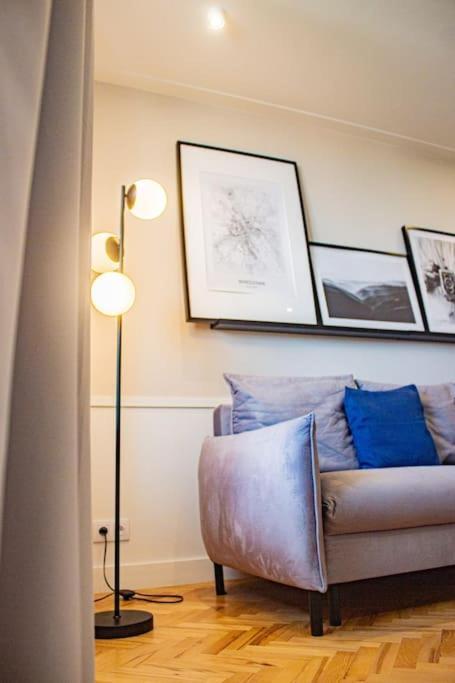 Central Apartment With Balcony And Views, Old Town, Metro 바르샤바 외부 사진