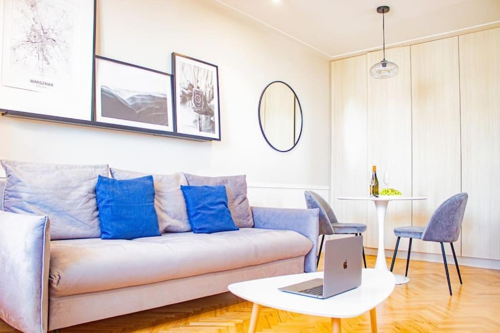 Central Apartment With Balcony And Views, Old Town, Metro 바르샤바 외부 사진