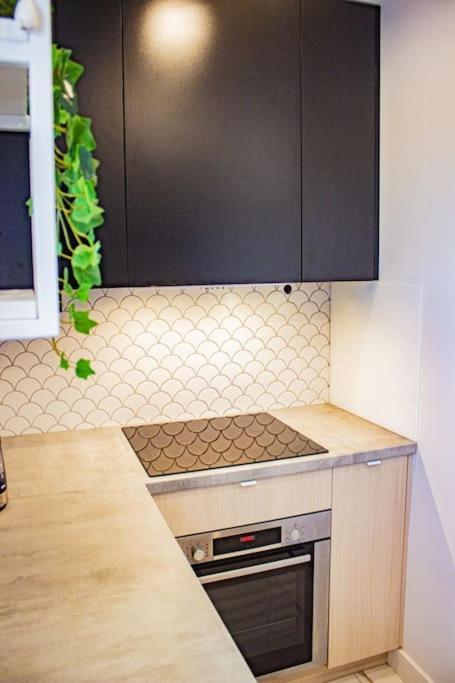 Central Apartment With Balcony And Views, Old Town, Metro 바르샤바 외부 사진