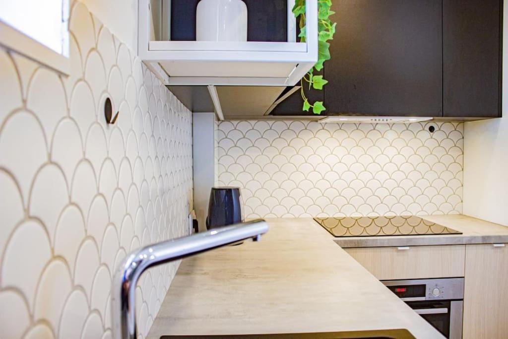 Central Apartment With Balcony And Views, Old Town, Metro 바르샤바 외부 사진