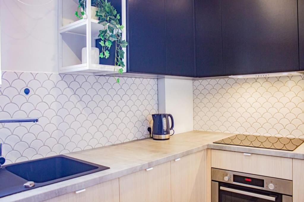 Central Apartment With Balcony And Views, Old Town, Metro 바르샤바 외부 사진