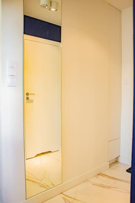 Central Apartment With Balcony And Views, Old Town, Metro 바르샤바 외부 사진
