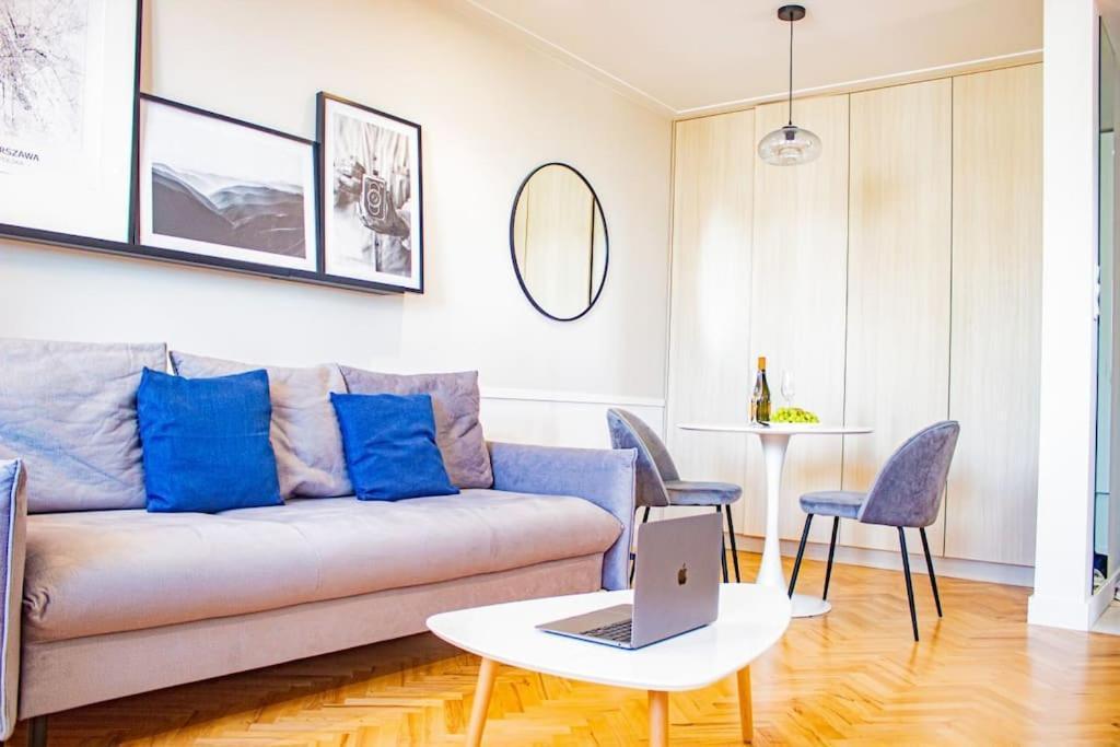 Central Apartment With Balcony And Views, Old Town, Metro 바르샤바 외부 사진