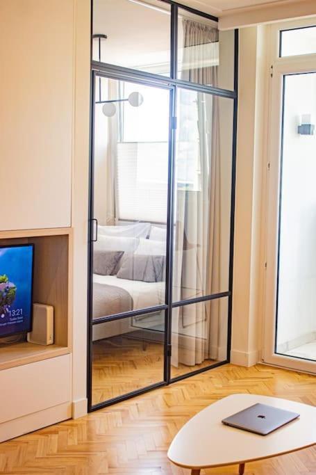 Central Apartment With Balcony And Views, Old Town, Metro 바르샤바 외부 사진