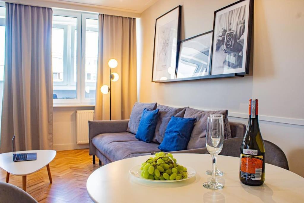 Central Apartment With Balcony And Views, Old Town, Metro 바르샤바 외부 사진